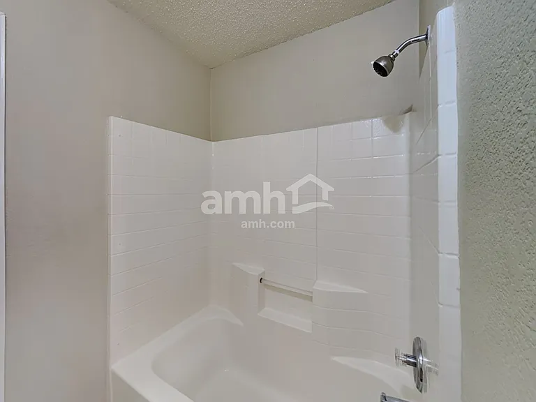 636 Blueberry Hill Ln — Photo 14