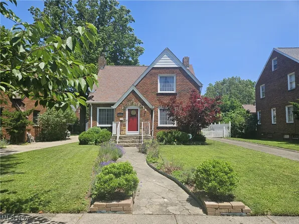 61 E 212th St, Euclid, OH 44123