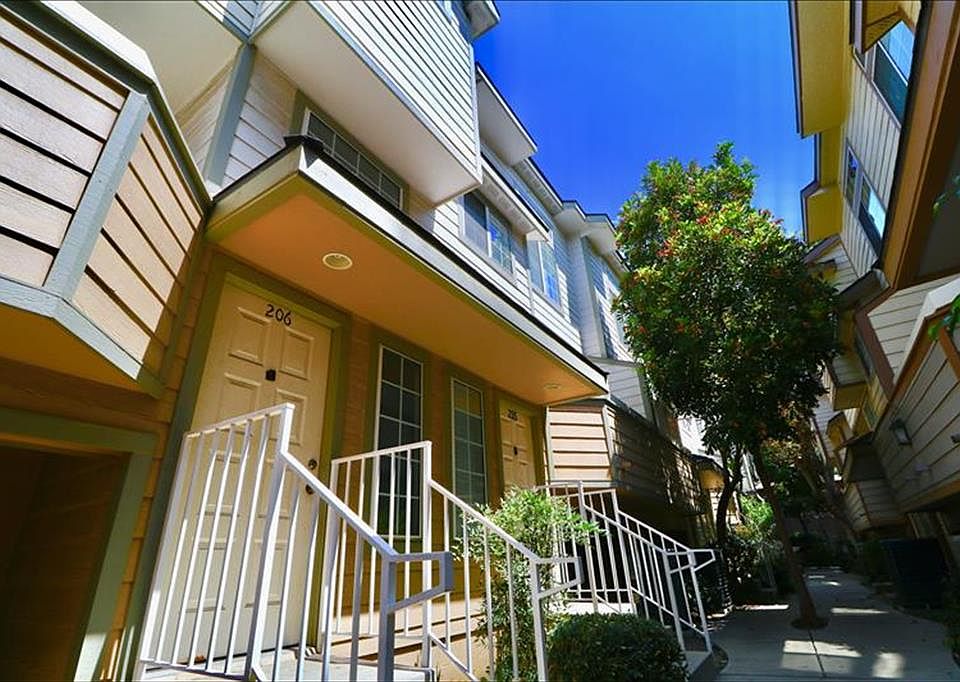 1st image of 11150 Glenoaks Blvd Unit 206