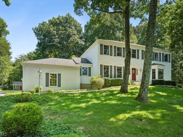 12 Eagle Nest Ln, Washington Twp., NJ 07853