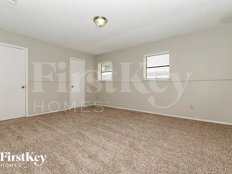 1007 Creighton Ct — Photo 14