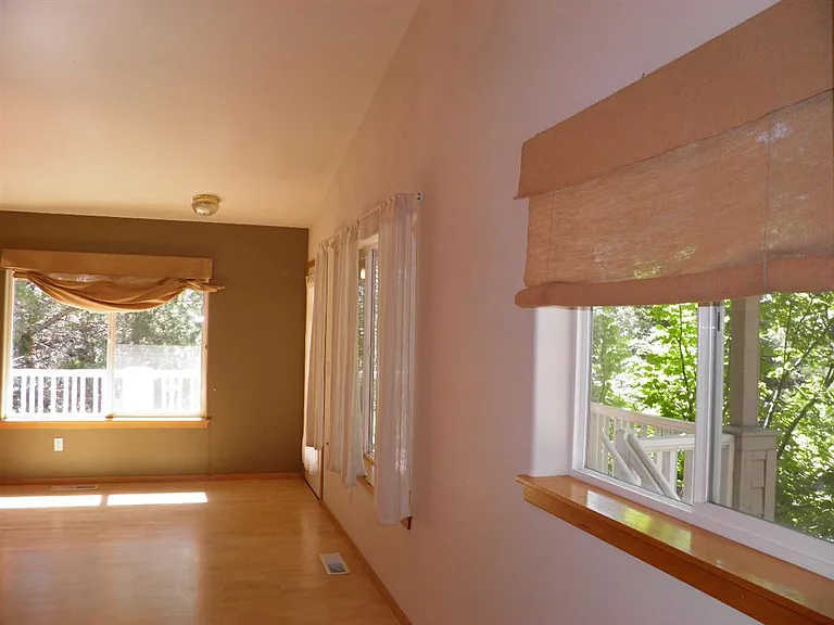 1496 NW Portland Ave — Photo 11