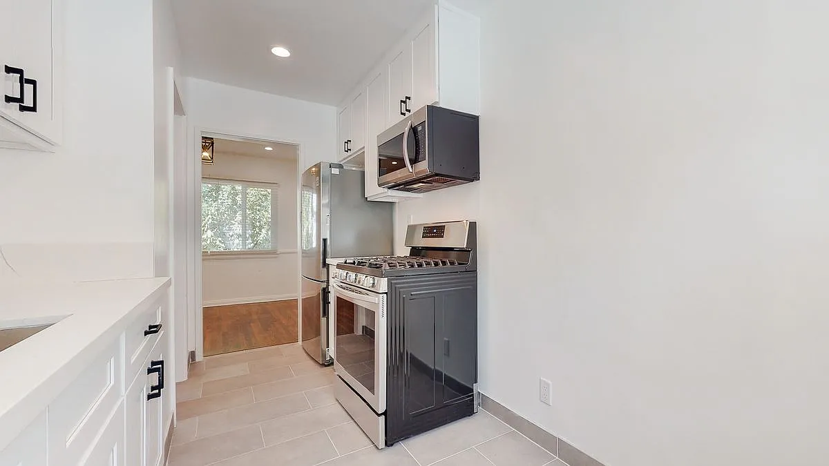 1 bed, 1.0 bath, 800 sqft, $3,150 — Photo 4