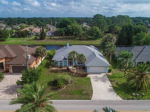 2nd image of 587 Rotonda Cir