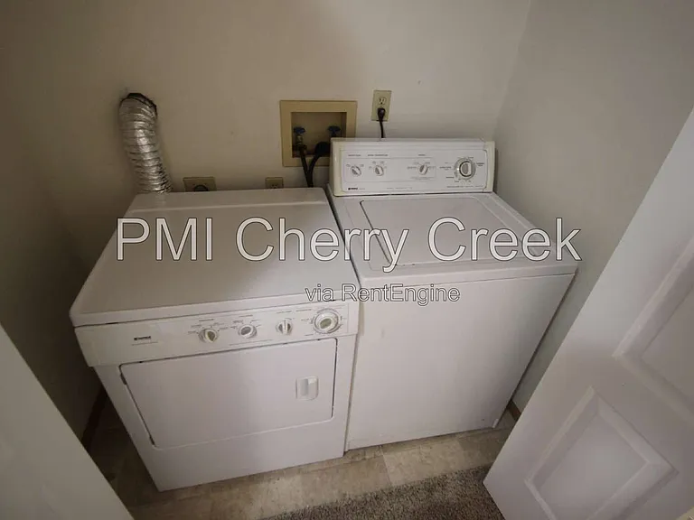 9800 Foxhill Cir — Photo 16