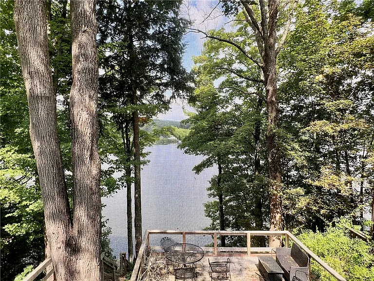225 Lake Shore Dr S — Photo 14