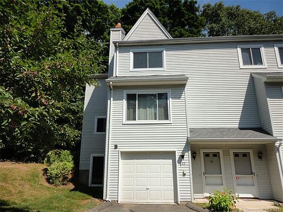 3rd image of 69 Northwest Dr APT 13