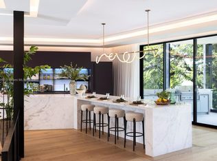 2000 N Bay Rd, Miami Beach, FL 33140