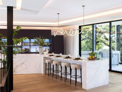 2000 N Bay Rd, Miami Beach, FL, 33140