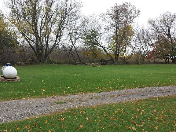 3rd image of 1546 Welch Rd