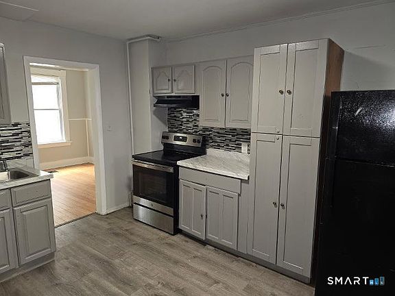 2nd image of 92 Hill St