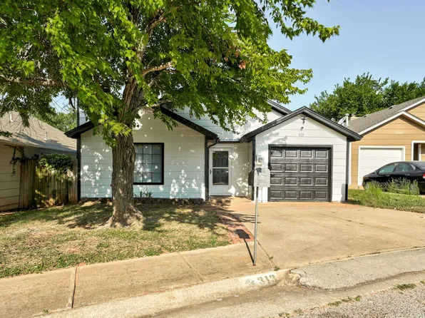313 Belmont Dr, Edmond, OK 73034