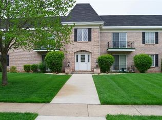 1230 Camellia Dr APT 7, Munster, IN 46321