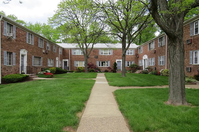 1st image of 29 Wedgewood Dr #64