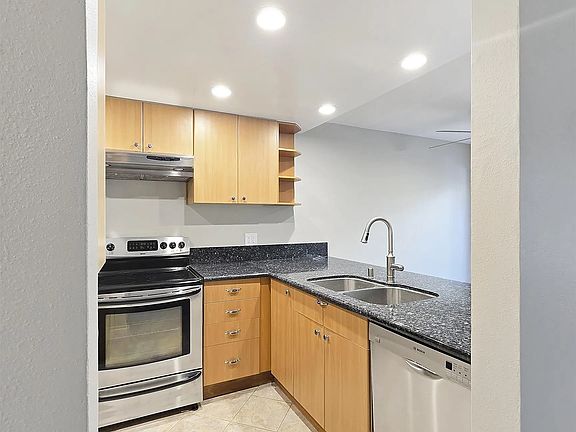 5th image of 5440 Baltimore Dr Unit 92