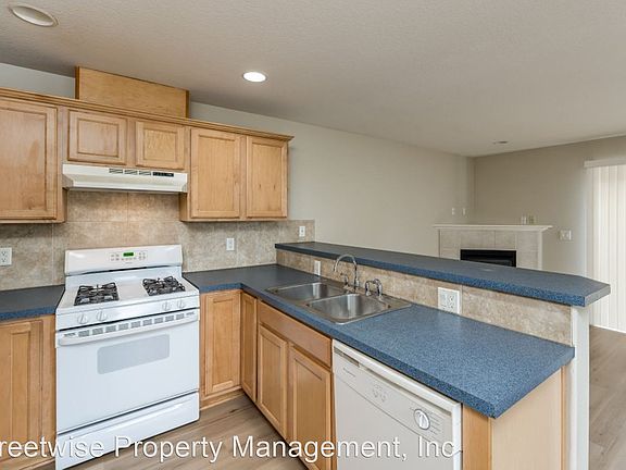 4th image of 7650 SE Clackamas St