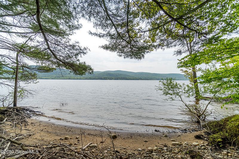 5th image of 629 North Shore Road