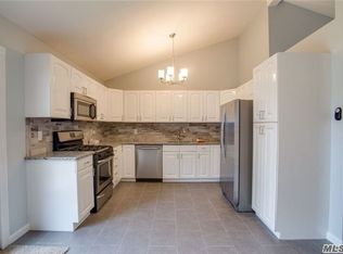 19 Lama Dr, Shirley, NY 11967