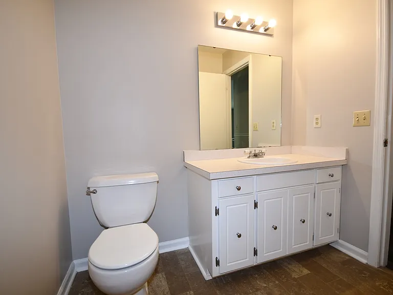 4216 Shady Oak Dr — Photo 7