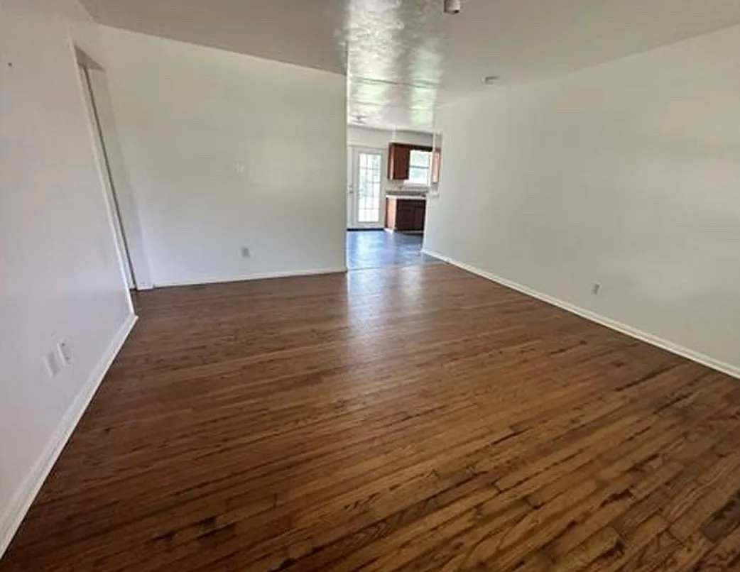 Building Photo - 1100 SW 67th St
