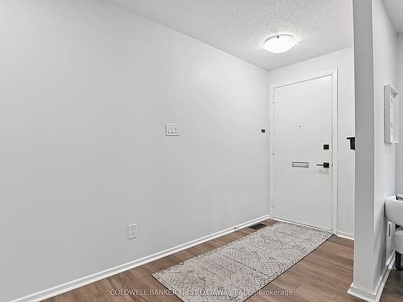 3rd image of 1401 Metz Cres
