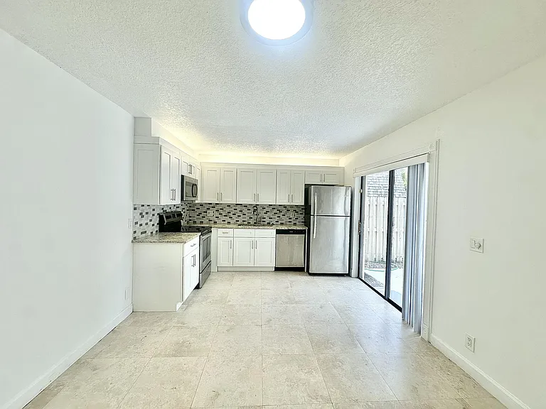 173 Lake Arbor Dr — Photo 12
