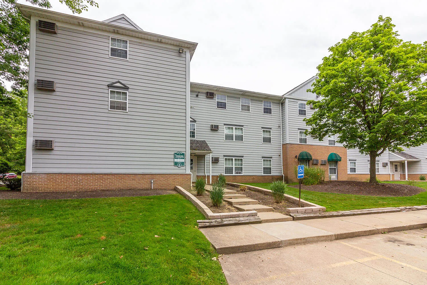 Timbers Apartments — Photo 2