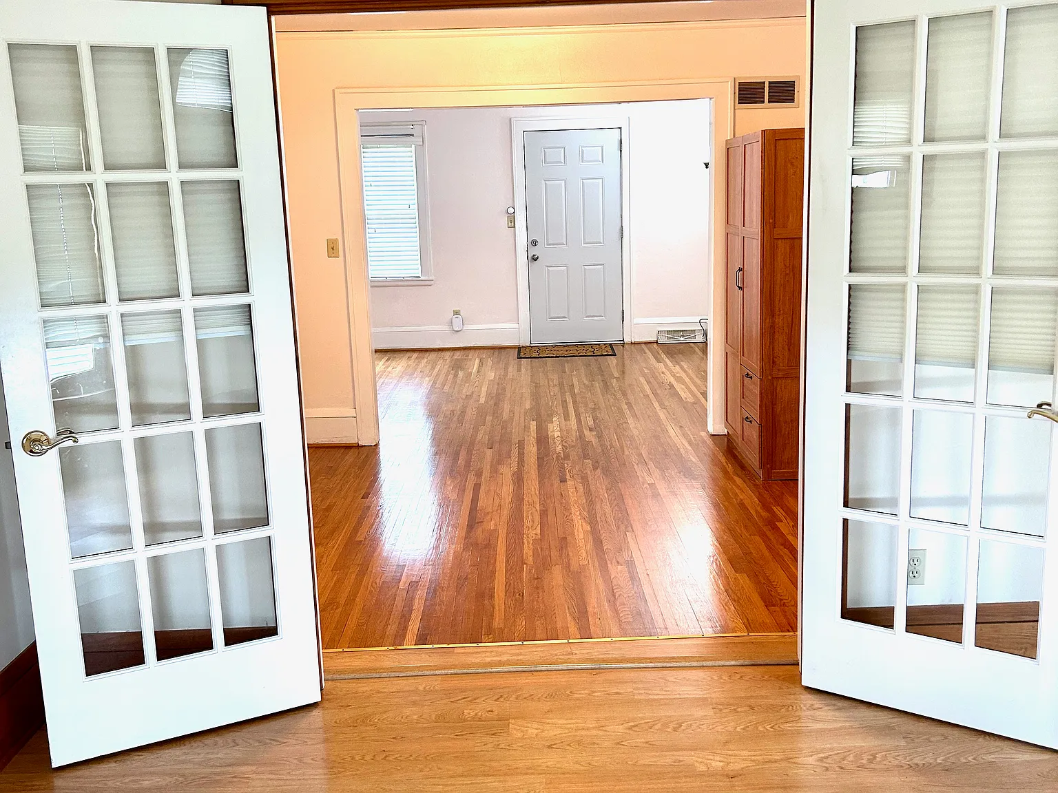 3 bed, 1200 sqft, $2,698 — Photo 2