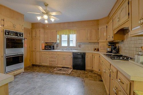 4th image of 24 Woodbridge Ln