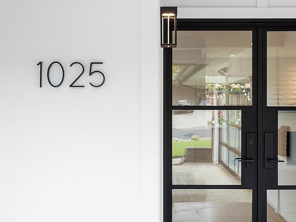 2nd image of 1025 Calle Paseo