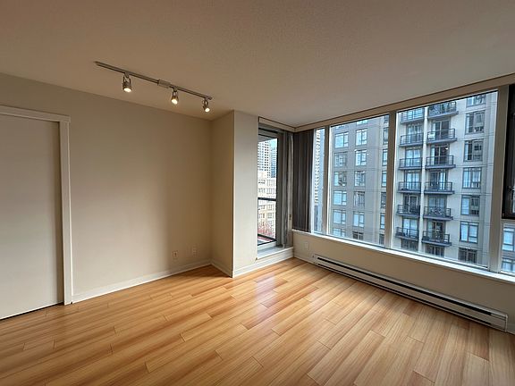 3rd image of 1010 Richards St #806
