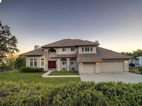 20985 Hemlock St, Groveland, CA 95321