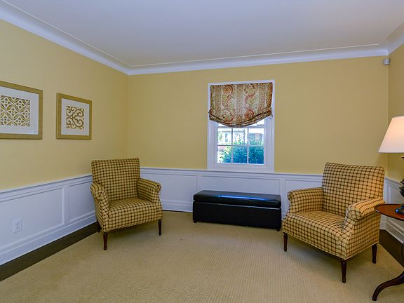 2nd image of 28 Amherst Ct