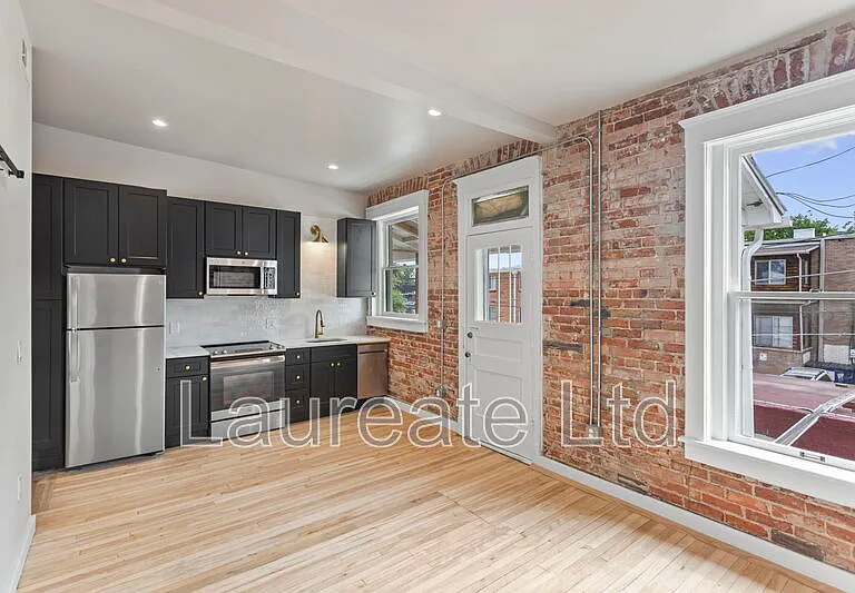 1256 N Clarkson St #3 — Photo 5