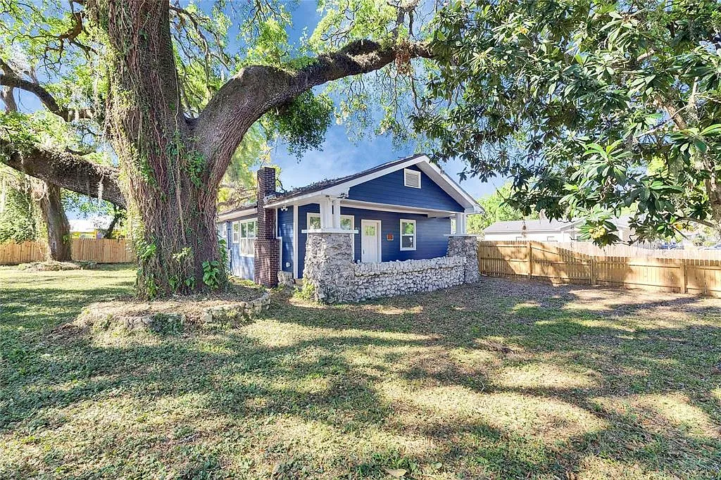 4 bed, 2.0 bath, 1287 sqft, $3,200 — Photo 2