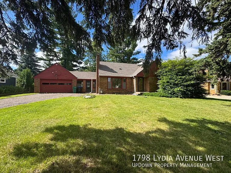 1798 Lydia Ave W — Photo 1