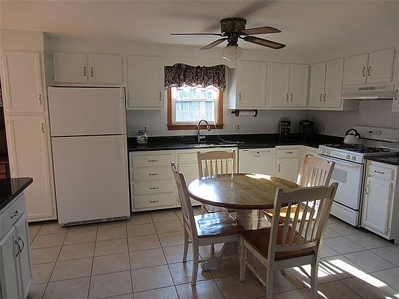 5th image of 49 Gold Finch Ln