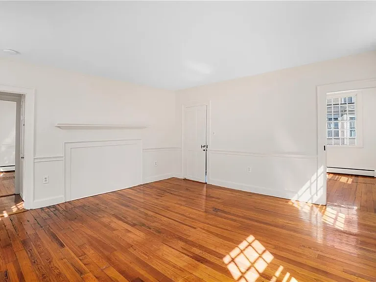 14 Elm St — Photo 16