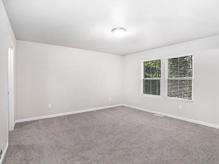 1048 Broken Ridge Dr — Photo 9