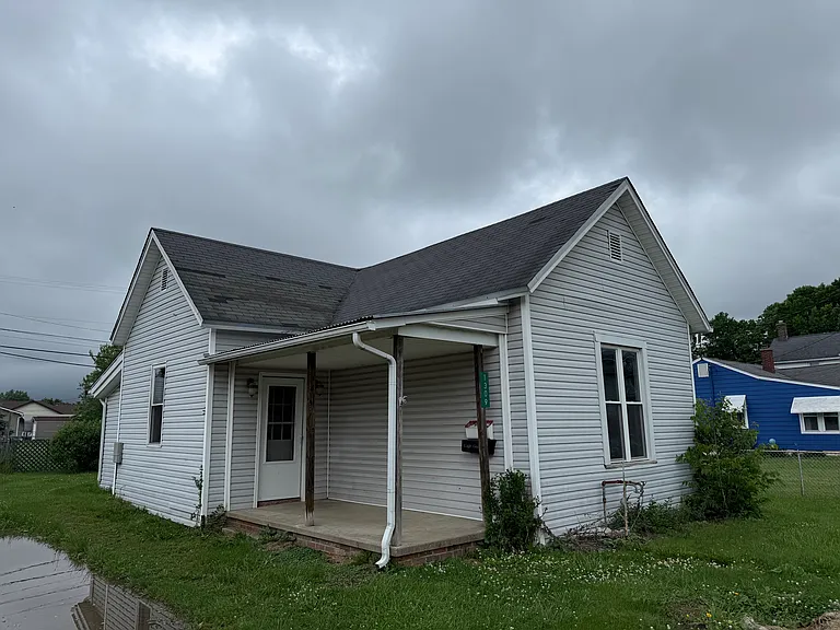 1309 E Walnut St — Photo 9