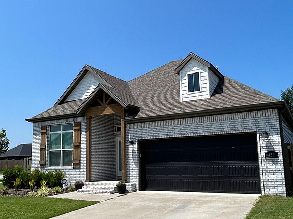 3rd image of 459 N Lone Jack Dr