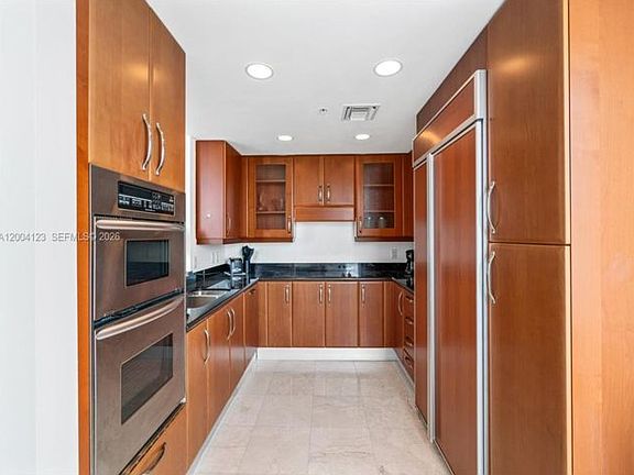 4th image of 19400 Turnberry Way