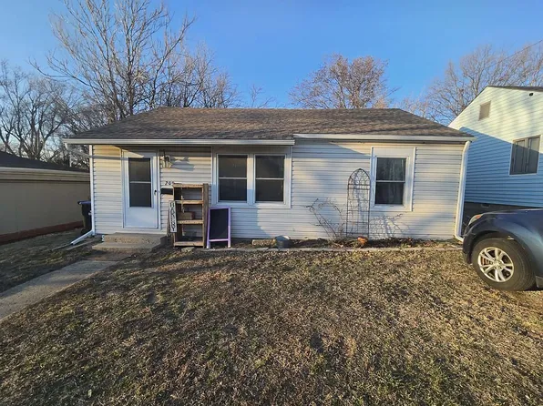 209 E Sparks Ave, Warrensburg, MO 64093
