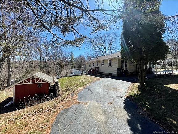2nd image of 4 Hillside Dr