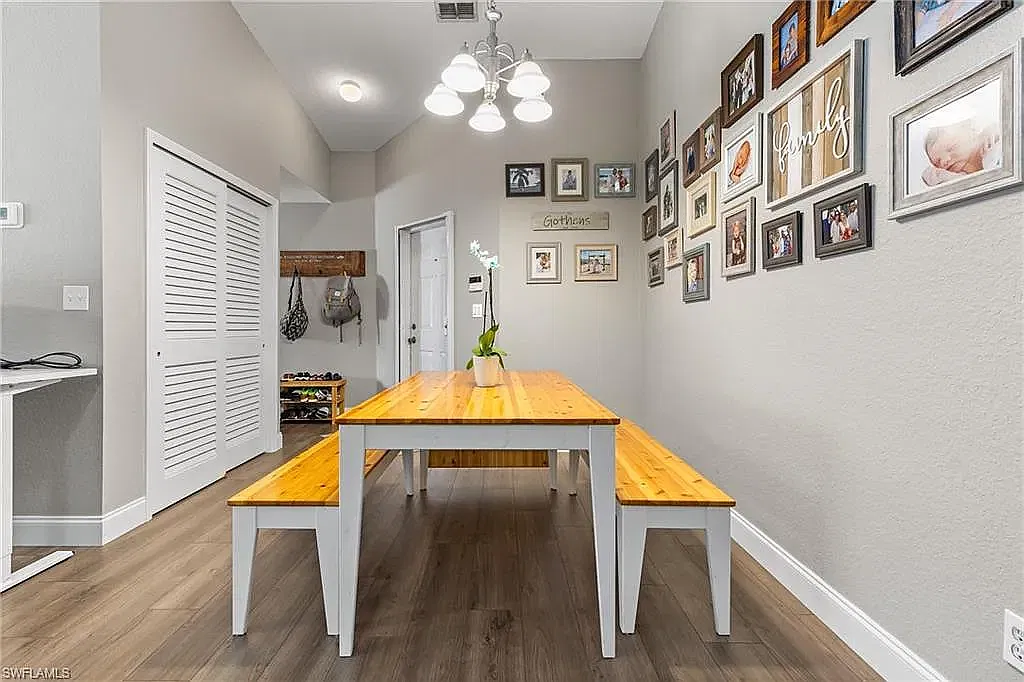 3 bed, 1260 sqft, $2,200 — Photo 2