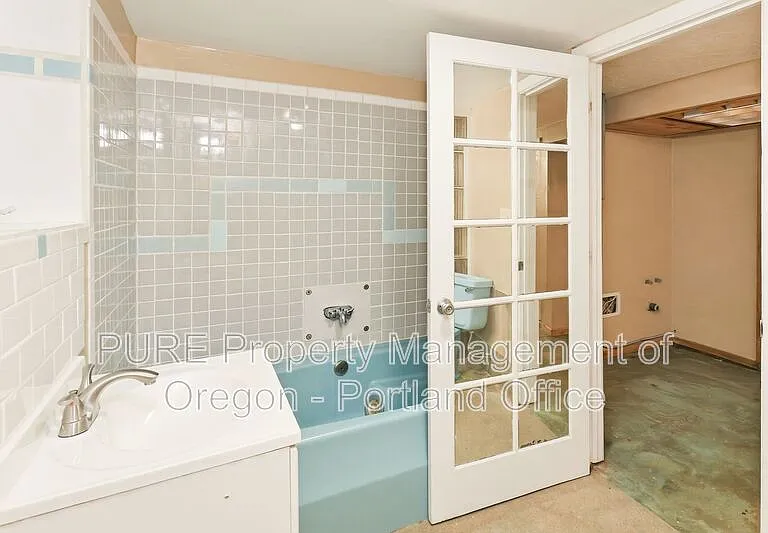 6320 NE Simpson St — Photo 10
