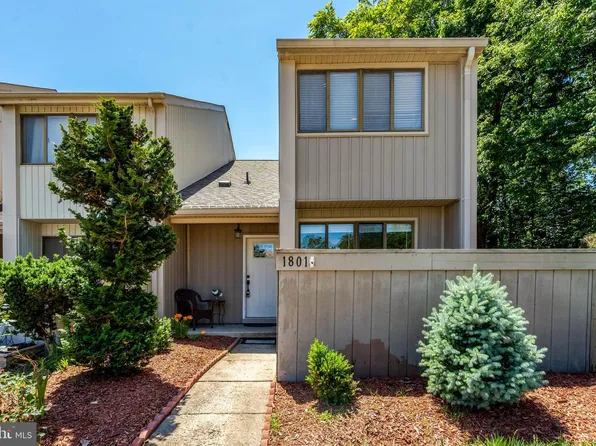 1801 Powder Horn Ter, Woodbridge, VA 22191
