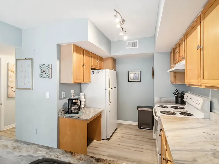 1030 Villagio Cir #203 — Photo 13