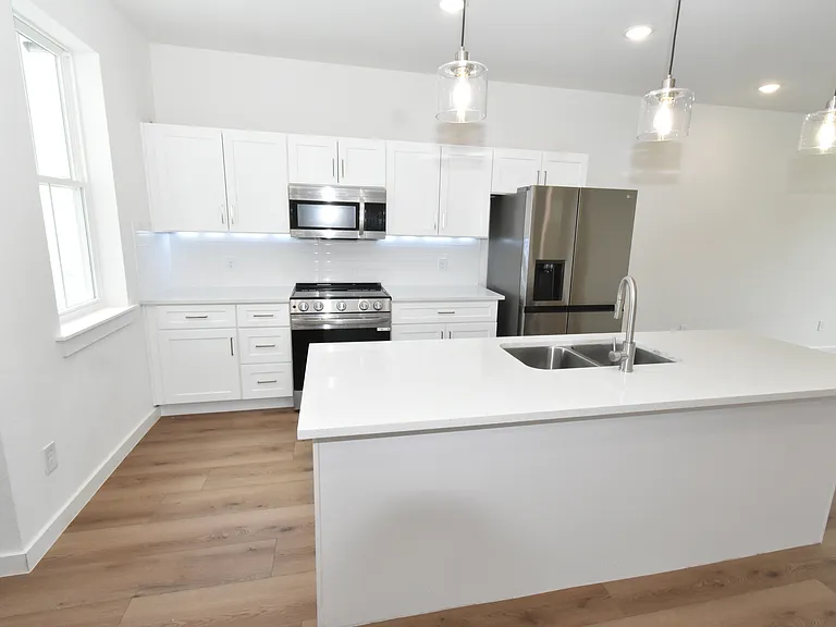 9532 Thorncrown Ln — Photo 6