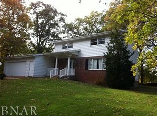4852 Skyline Dr, Heyworth, IL 61745